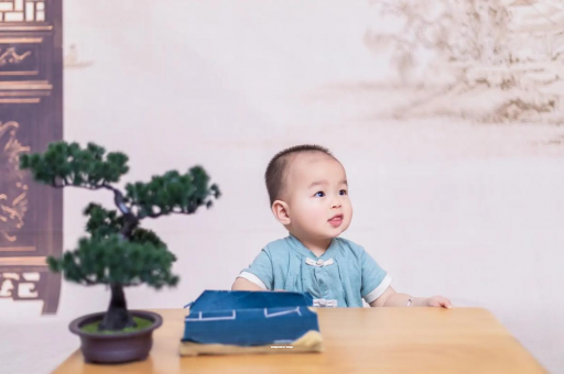 庆阳宝宝喊肚子疼怎么回事